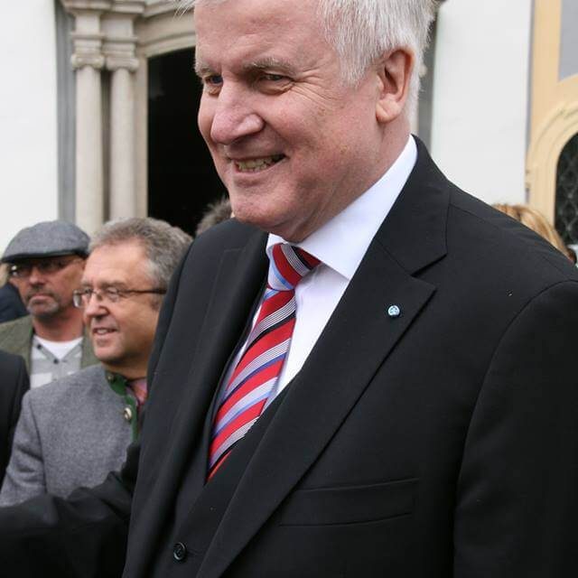 64% befürworten Überwachung radikalisierter Kinder unter 14 Jahren