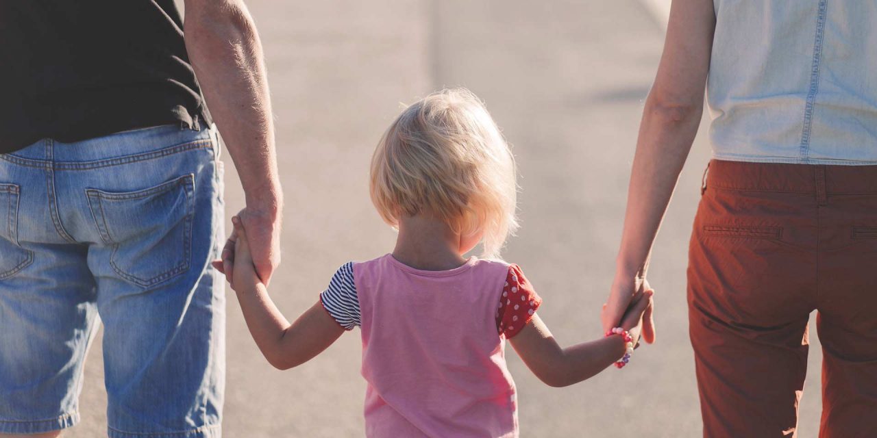 70% befürworten Adoption von Kindern in stabilen nichtehelichen Beziehungen