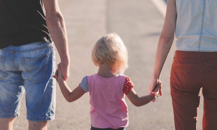 70% befürworten Adoption von Kindern in stabilen nichtehelichen Beziehungen