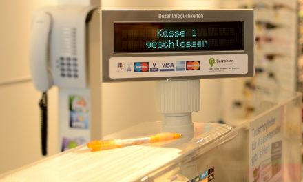 73% befürworten Einführung langsamer Supermarktkassen für ältere Menschen