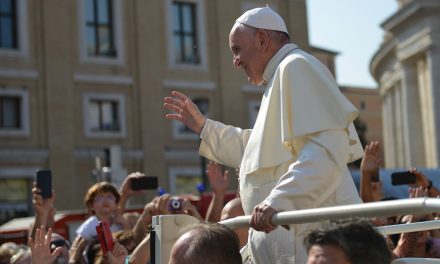 65% lehnen Vatikan-Entscheidung gegen kirchliche Segnung gleichgeschlechtlicher Paare ab