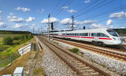 52% lehnen vollständige Privatisierung des deutschen Schienenverkehrs ab