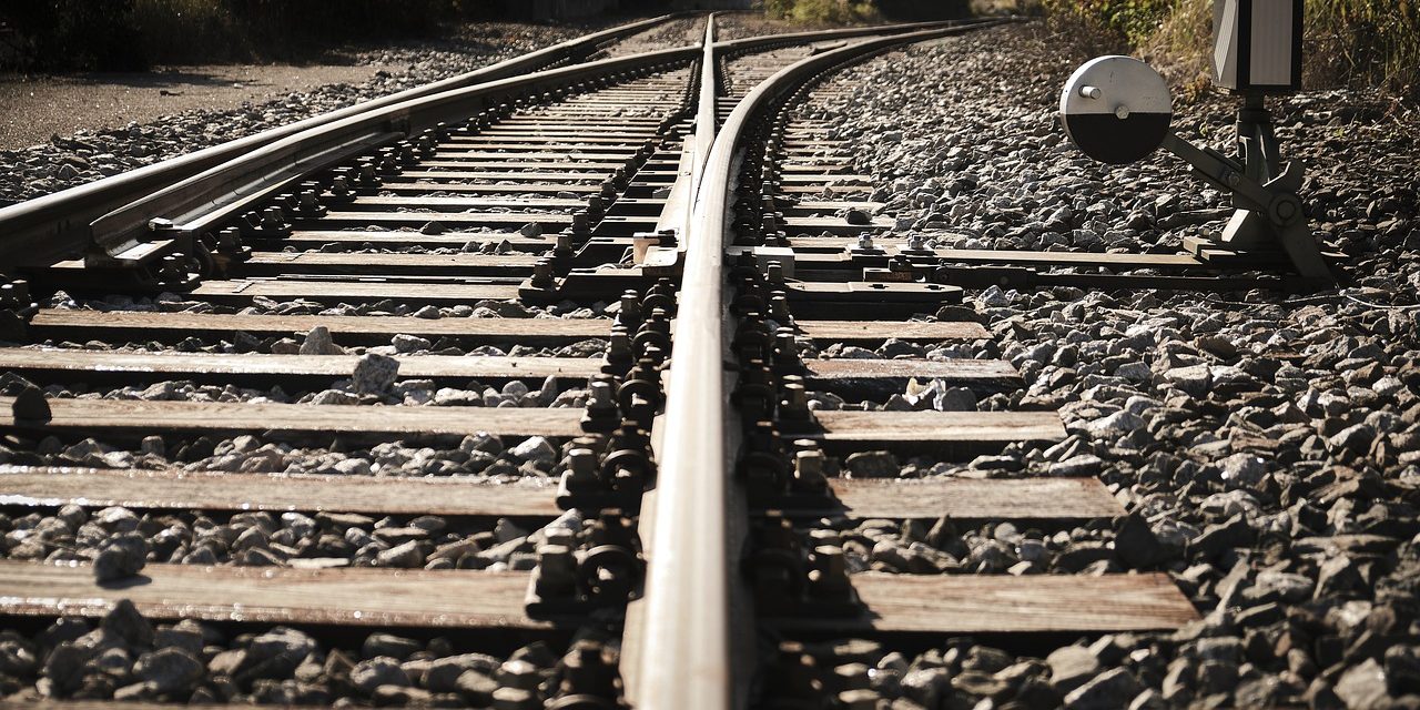 70% befürworten Zugweiterfahrt auf Sicht bei „Personen am Gleis“
