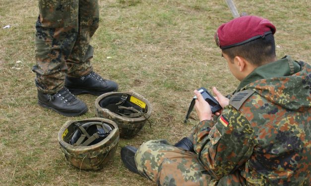 49% befürworten Wehrpflicht für Frauen