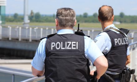 78% befürworten weniger Beamte in Deutschland
